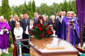 Dramat polskiej wdowy zlekceważył wczoraj Konsul RP w Szwecji! A dodatkowo nakazał okłamać dziennikarzy Patriot24.net, którzy chcą kobiecie pomóc!