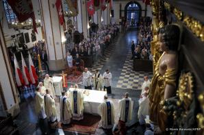 [VIDEO] Obchody Święta Narodowego Trzeciego Maja z udziałem pary prezydenckiej