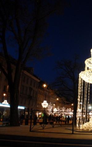 Świąteczna iluminacja na ulicach Warszawy
