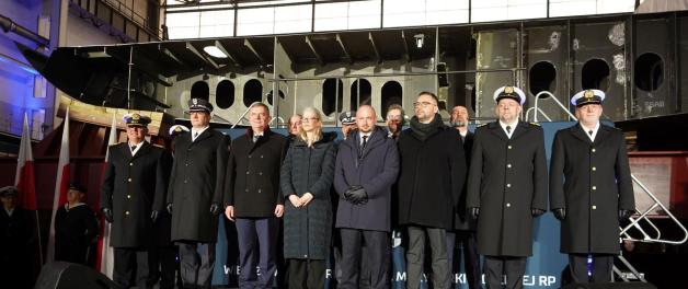 Uroczystość położenia stępki pod pierwszą z jednostek przyszłego ORP Wicher odbyła się na terenie PGZ Stoczni Wojennej w Gdyni